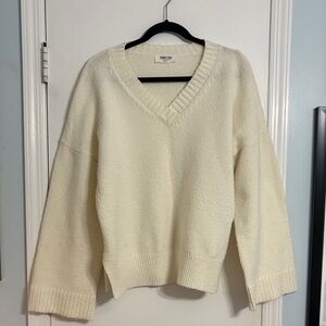 Double Zero Cream V-Neck Sweater